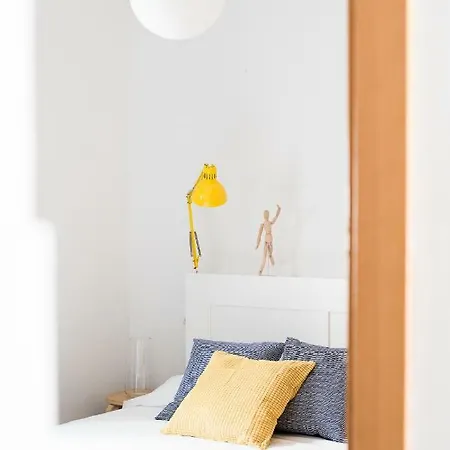 Bnbholder Pop-art Centre Apartment *