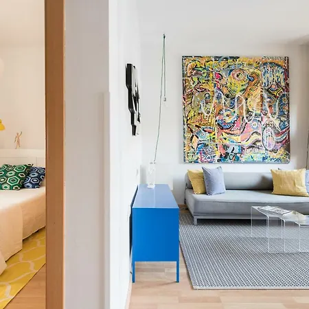 Bnbholder Pop-art Centre Apartment *